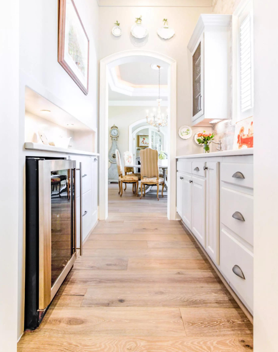 light woodlook laminate flooring