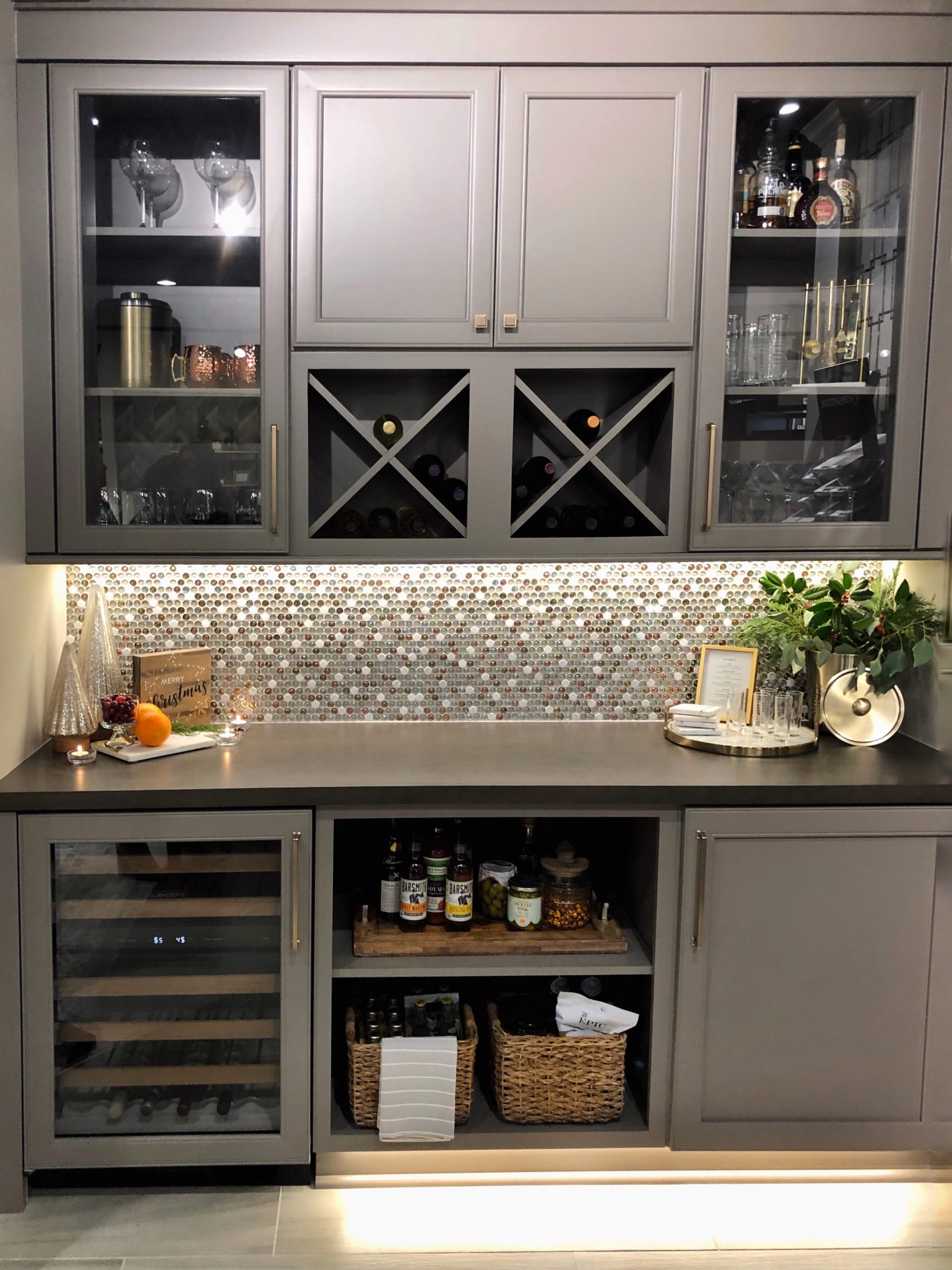 Built in shop cabinet bar